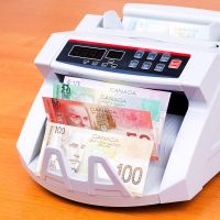 Can a Money Counter Help Detect counterfeit bills?